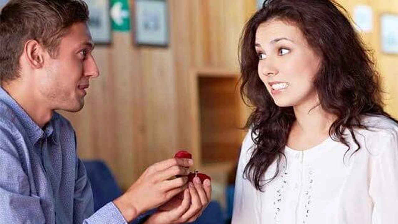 বিয়ে করতে ভয় পান?