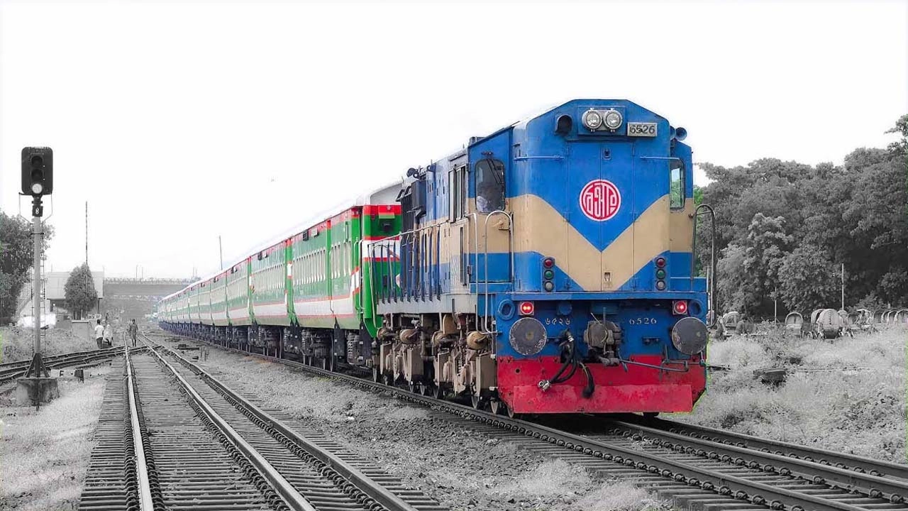 রাজস্ব ঘাটতি কমাতে পশ্চিমাঞ্চলের আরও ১১টি ট্রেন ইজারার উদ্যোগ