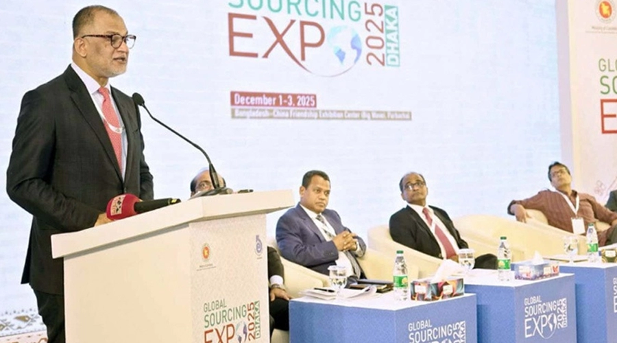 ‘গ্লোবাল সোর্সিং এক্সপো ২০২৫ ঢাকা’ উদ্বোধনী অনুষ্ঠানে প্রধান অতিথির বক্তব্য দিচ্ছেন উপদেষ্টা শেখ বশিরউদ্দীন  ¦ ছবি: কালের কণ্ঠ