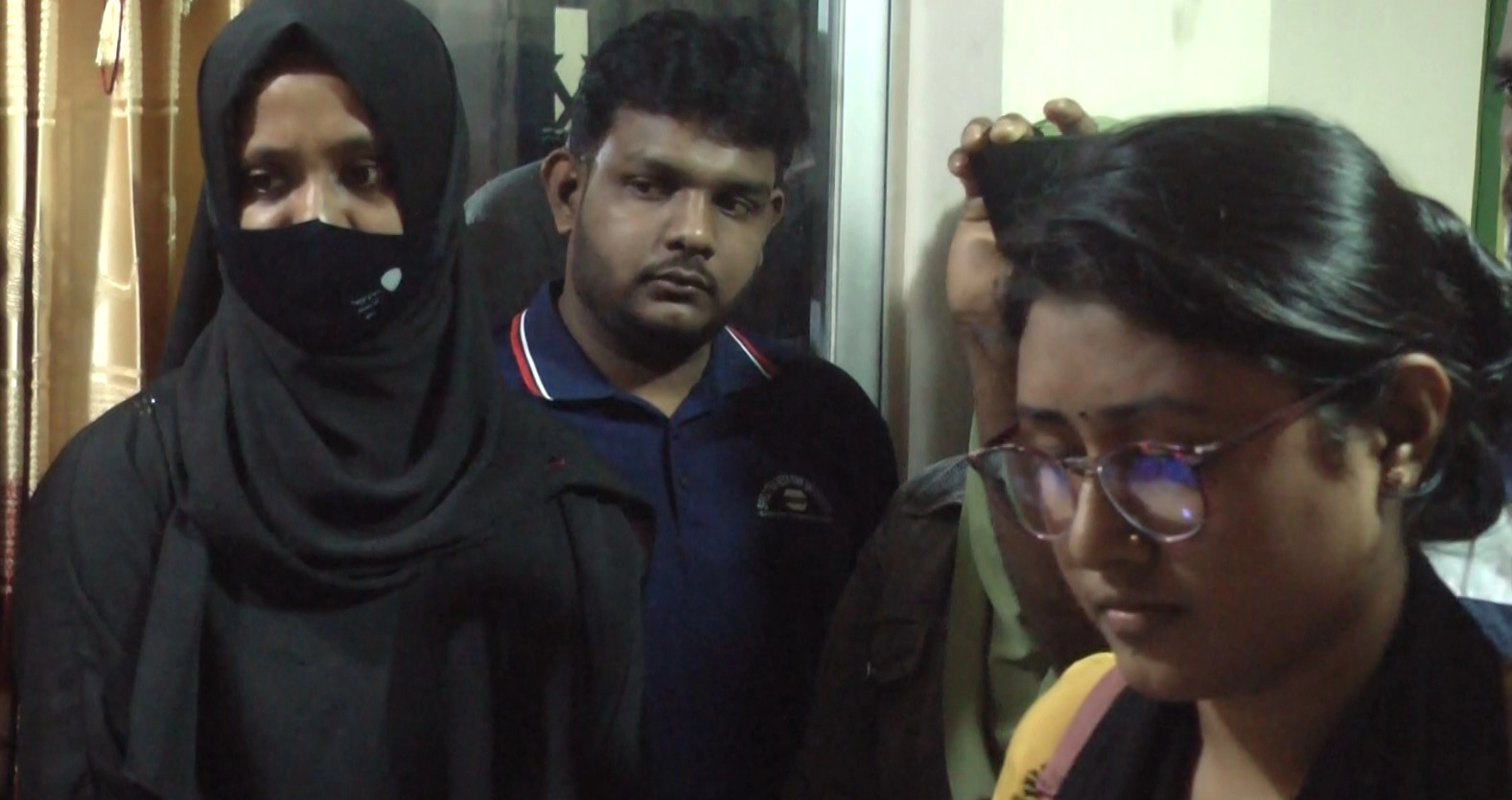নার্সিং শিক্ষার্থী । গ্রামের কাগজ