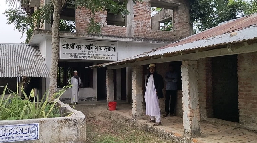 রাজাপুরে আঙ্গারিয়া আলিম মাদ্রাসার গভর্নিং বডি গঠনে ব্যাপক অনিয়মের অভিযোগ  ¦ ছবি: প্রতিনিধি