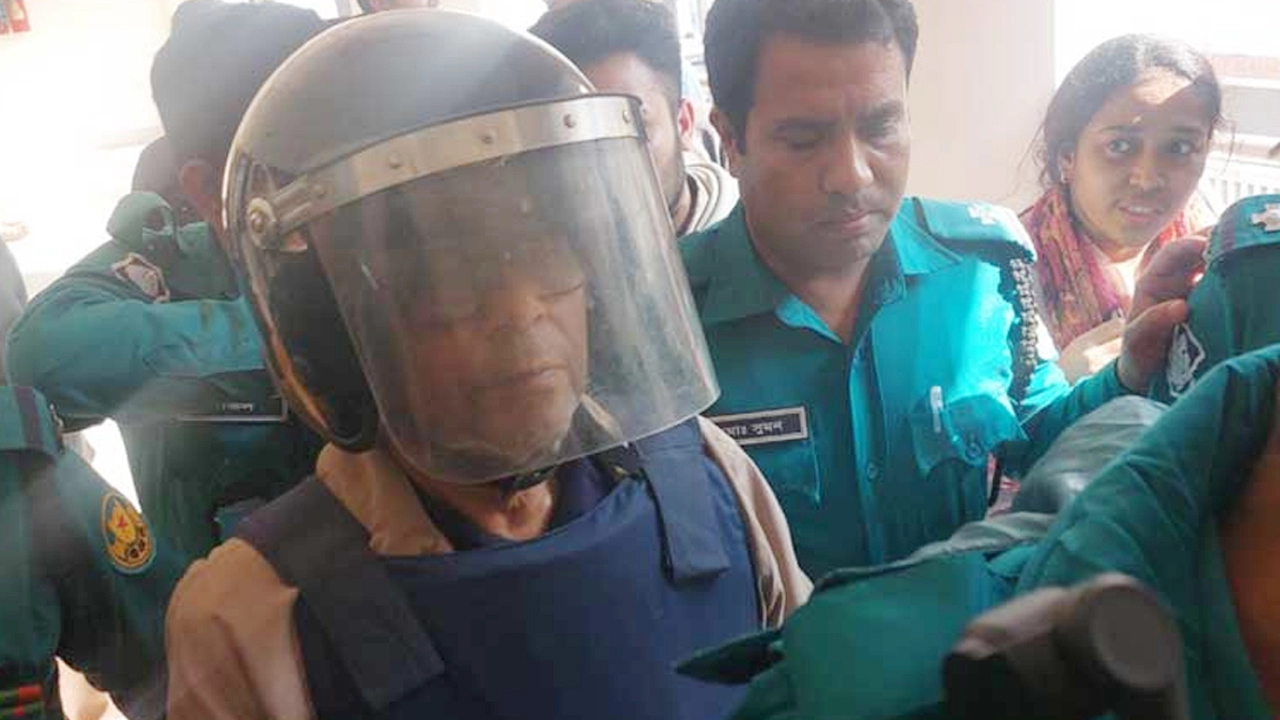 রমনা থানার মামলায় ৫ দিনের রিমান্ডে শওকত মাহমুদ  ¦ ছবি: সংগৃহীত