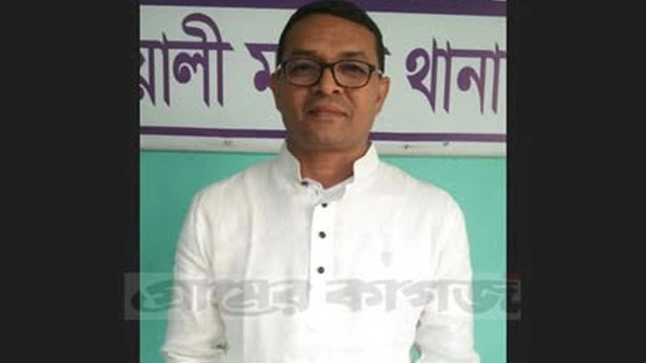 যশোরে আওয়ামী লীগ নেতা লুৎফর কবীর বিজু আটক ¦ ছবি: গ্রামের কাগজ