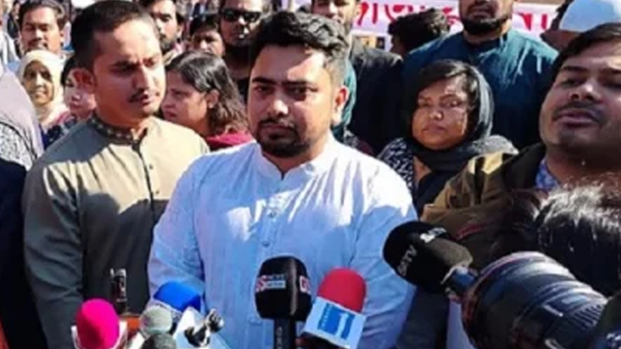 হাদির ওপর হামলাকে নির্বাচনবিরোধী ষড়যন্ত্র দাবি নাহিদ ইসলামের ¦ ছবি: সংগৃহীত