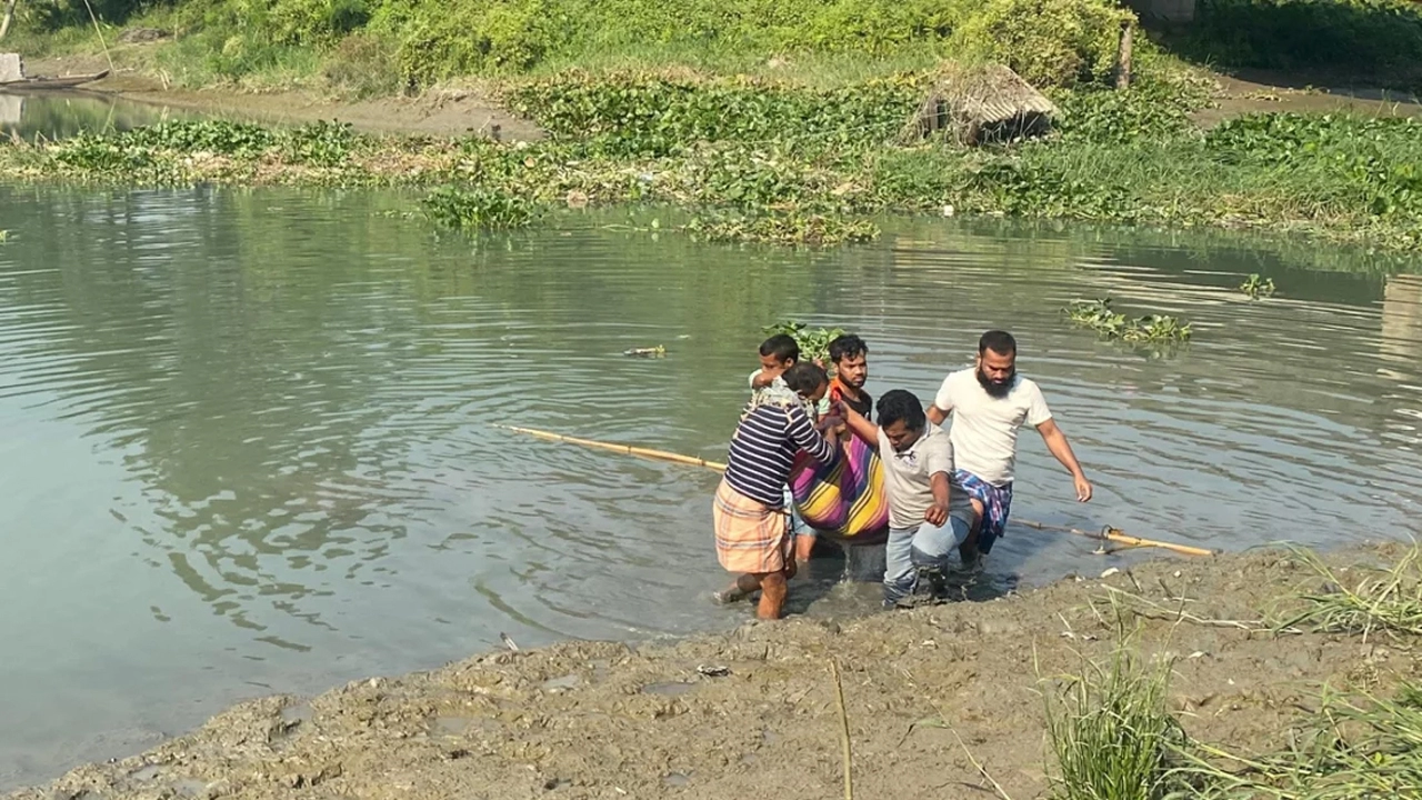 নিখোঁজের ৯ দিন পর ইছামতী নদী থেকে মরদেহ উদ্ধার ¦ ছবি: প্রতিনিধি