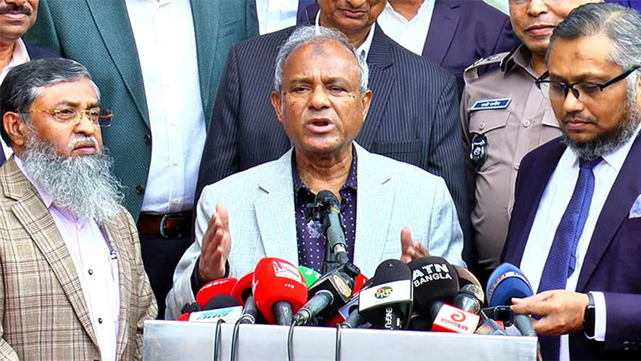স্বরাষ্ট্র উপদেষ্টা লেফটেন্যান্ট জেনারেল (অব.) মো. জাহাঙ্গীর আলম চৌধুরী।