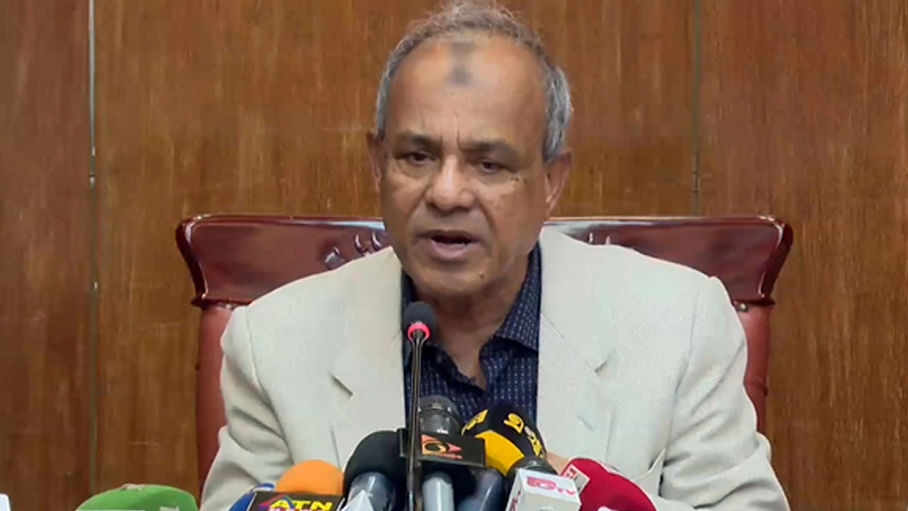 স্বরাষ্ট্র উপদেষ্টা জাহাঙ্গীর আলম চৌধুরী।