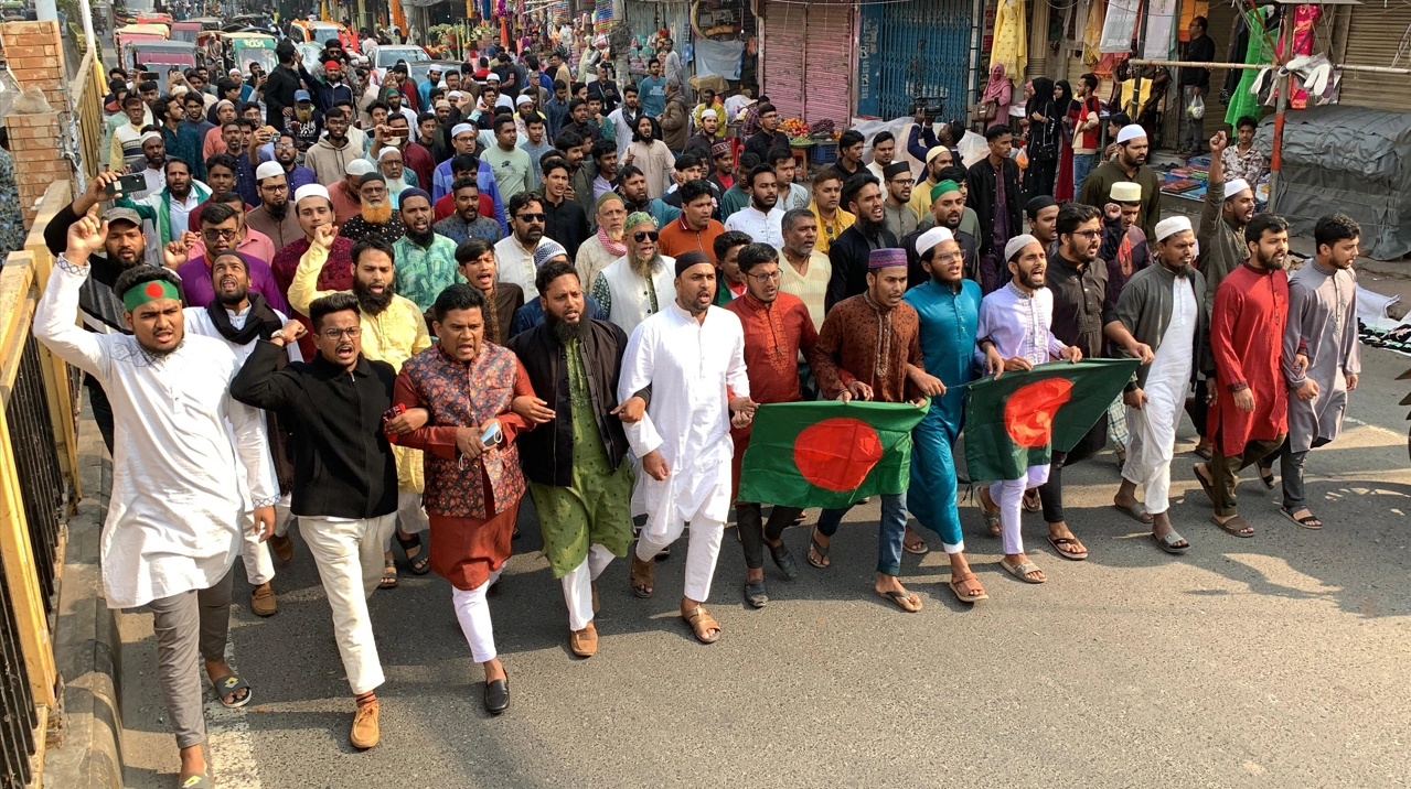 জুম্মার নামাজ শেষে জাতীয় নাগরিক পার্টি (এনসিপি) রাজশাহী মহানগরের উদ্যোগে বিক্ষোভ মিছিল বের করা হয়।।  ছবি: হাফিজুর রহমান পান্না