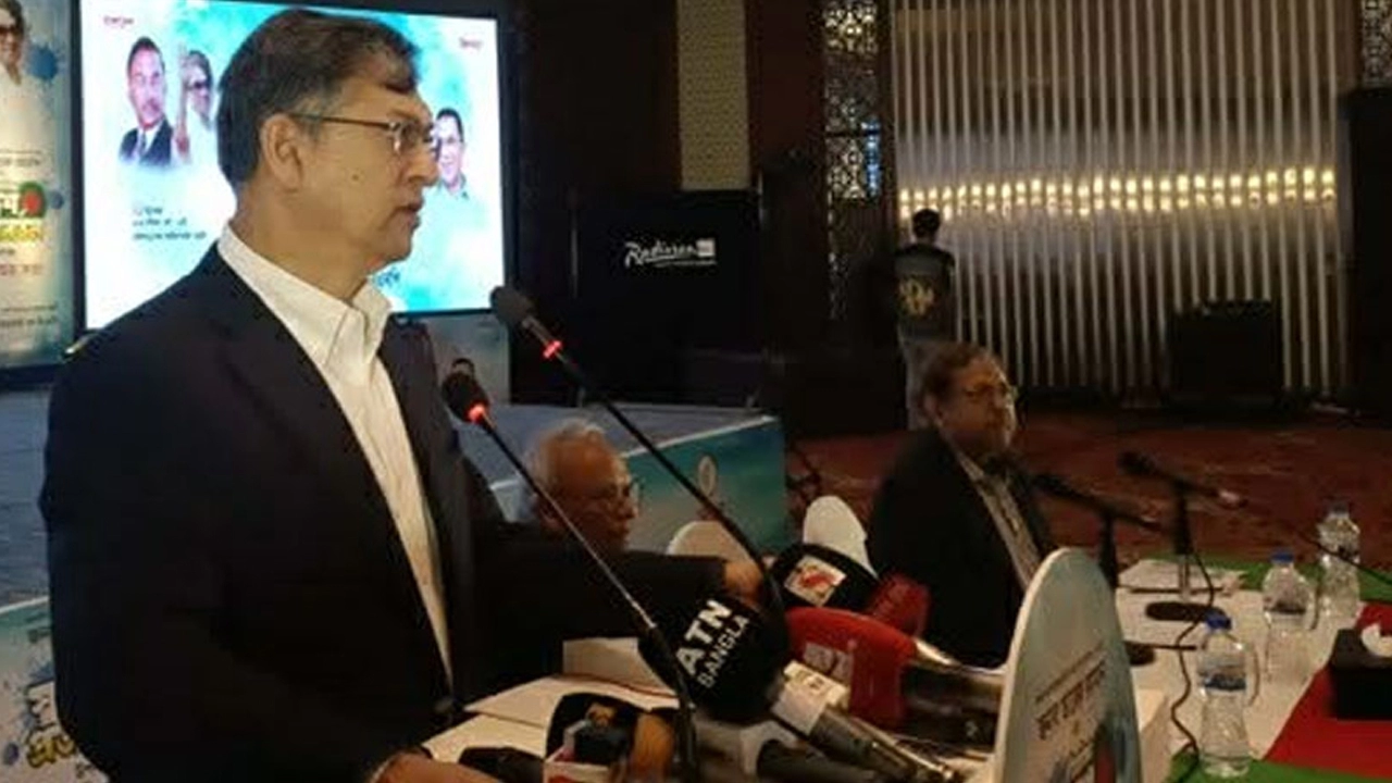রাজধানীর হোটেল রেডিসন ব্লুতে এক মতবিনিময় সভায় বিএনপির স্থায়ী কমিটির সদস্য সালাহউদ্দিন আহমেদ। ছবি: সংগৃহীত