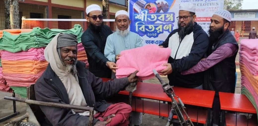 তাকওয়া চ্যারিটি ফাউন্ডেশনের শীতবস্ত্র বিতরণ । ছবি-প্রতিনিধি