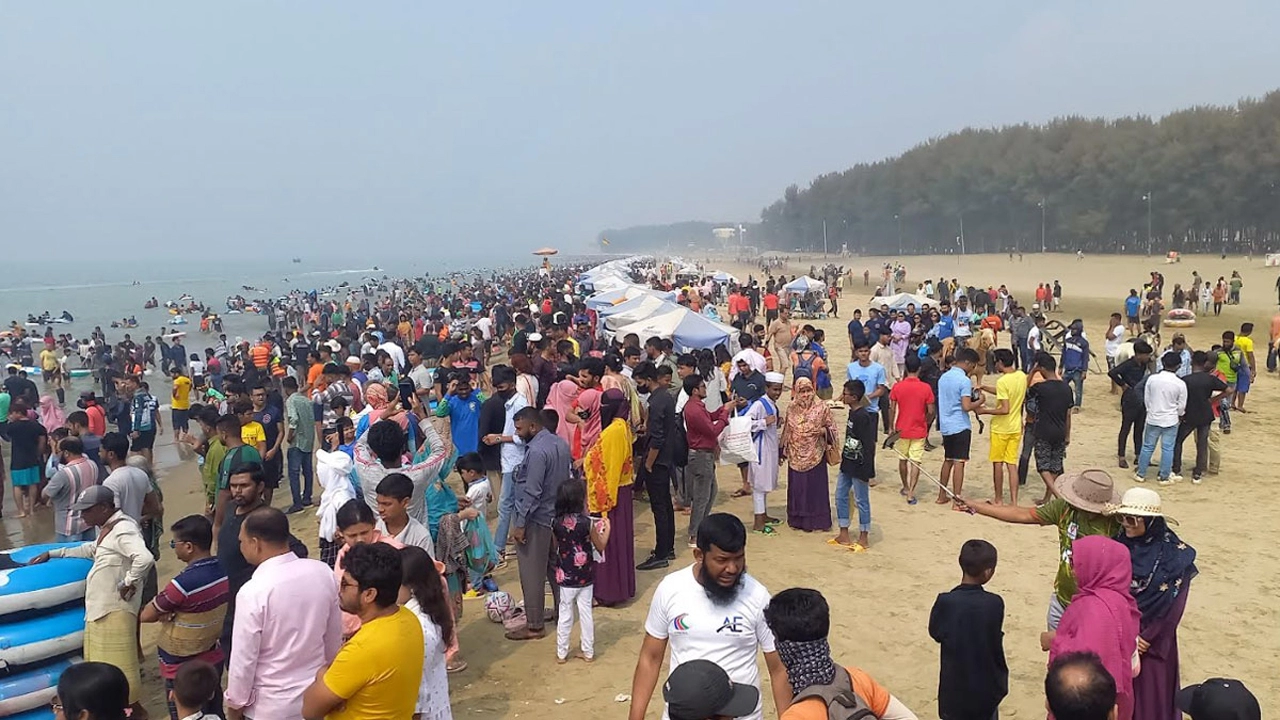 পর্যটকের ঢলে উৎসবমুখর কক্সবাজার ¦ আব্দুল্লাহ আল ফরহাদ