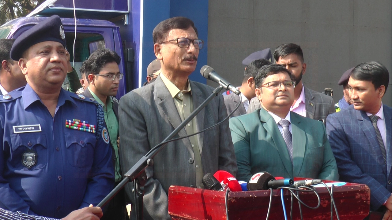সংসদ নির্বাচন ও জুলাই জাতীয় সনদ বাস্তবায়নের ওপর প্রচারণামূলক ভোটের গাড়ি ‘ক্যারাভান’ উদ্বোধন অনুষ্ঠানে পররাষ্ট্র উপদেষ্টা মো. তৌহিদ হোসেন।