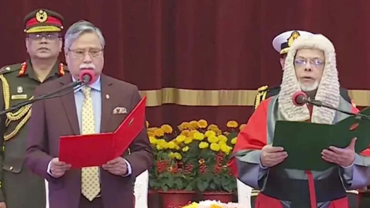 প্রধান বিচারপতি হিসেবে শপথ নিলেন জুবায়ের রহমান চৌধুরী