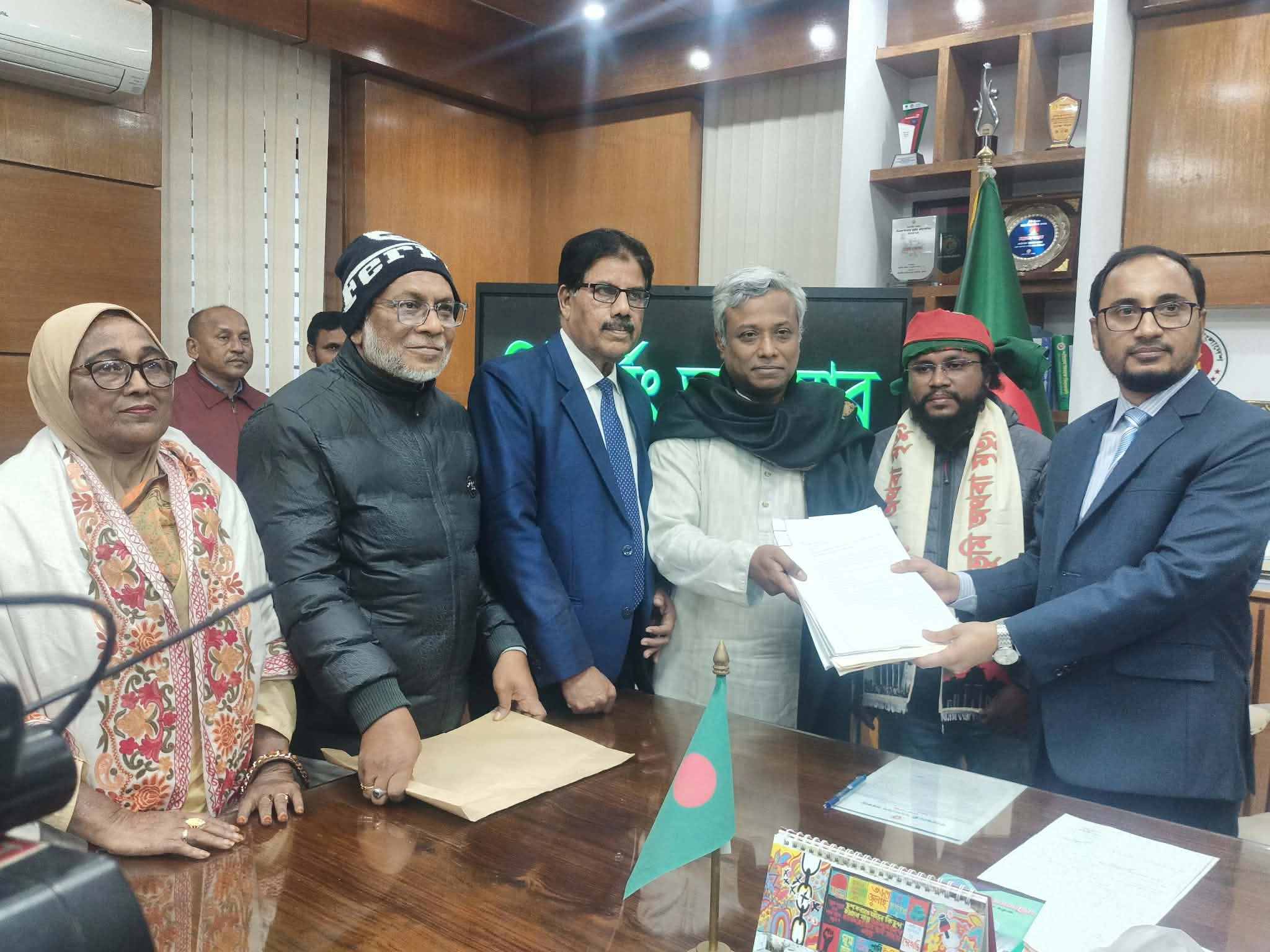 মনোনয়নপত্র জমা দিলেন অমিত । ছবি গ্রামের কাগজ