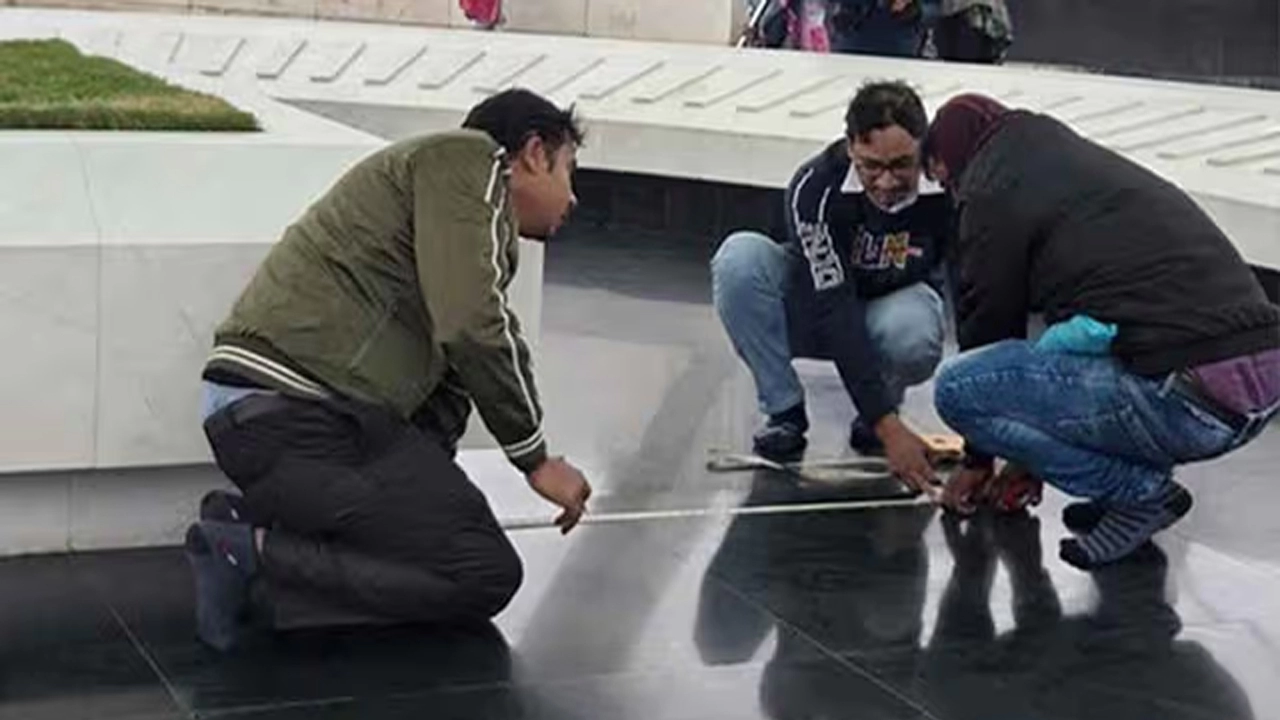 স্বামীর পাশেই খালেদা জিয়াকে সমাহিত করতে নেওয়া হচ্ছে কবরের মাপ