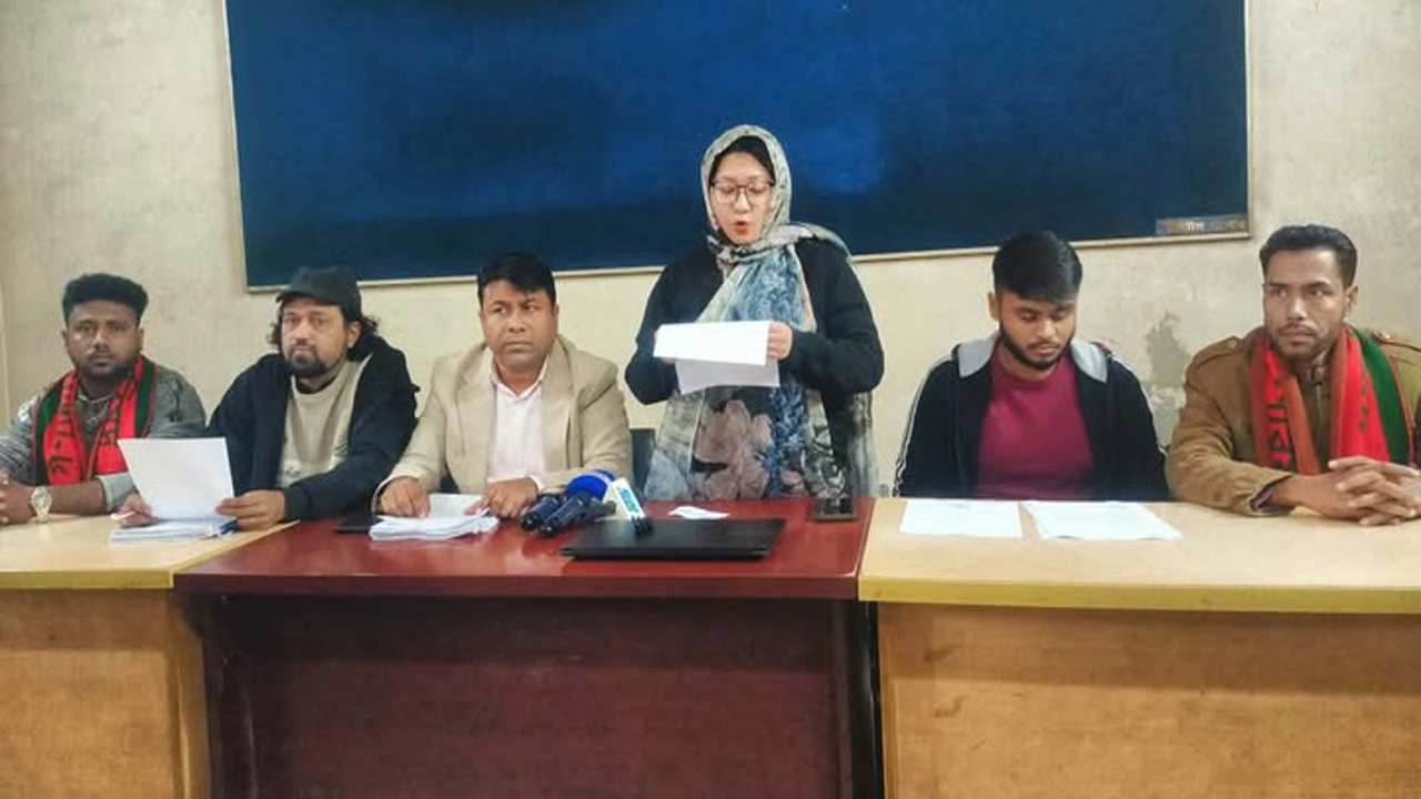 যশোরে জাতীয় নির্বাচনে মনোনয়নপত্র জমা দেওয়া নিয়ে প্রার্থীদের সংবাদ সম্মেলন