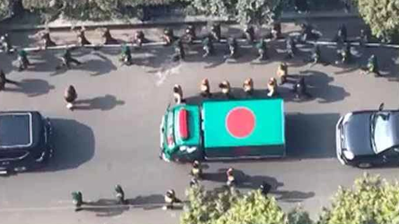 খালেদা জিয়ার মরদেহ পৌঁছেছে সংসদের দক্ষিণ প্লাজায়
