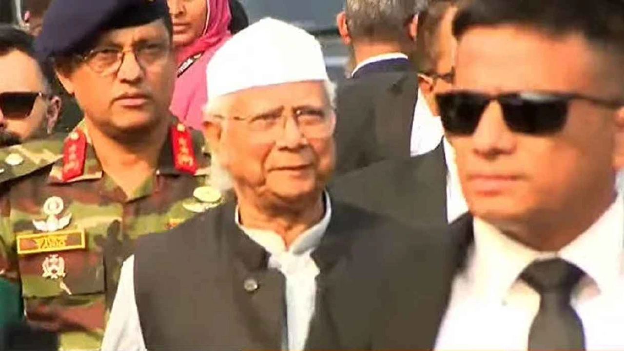 মানিক মিয়া অ্যাভিনিউতে প্রধান উপদেষ্টা