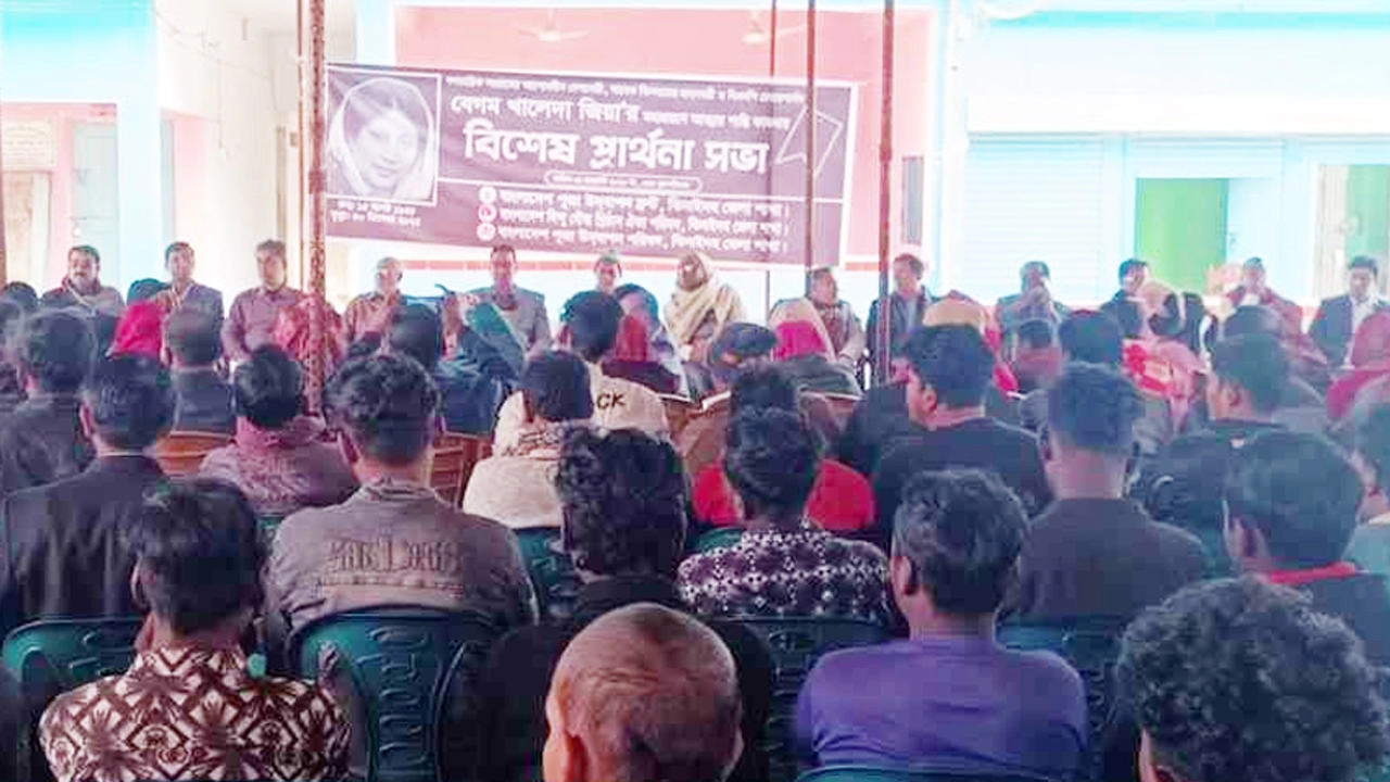 ঝিনাইদহে মন্দিরে খালেদা জিয়ার আত্মার শান্তি কামনায় বিশেষ প্রার্থনা