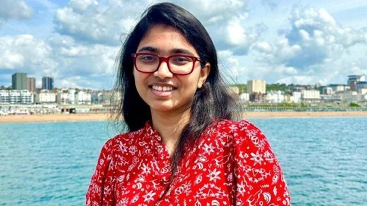তাসনিম জারা কত টাকার মালিক?