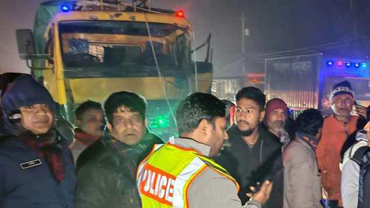 গাইবান্ধায় ট্রাকের ধাক্কায় দুই মোটরসাইকেল আরোহী নিহত