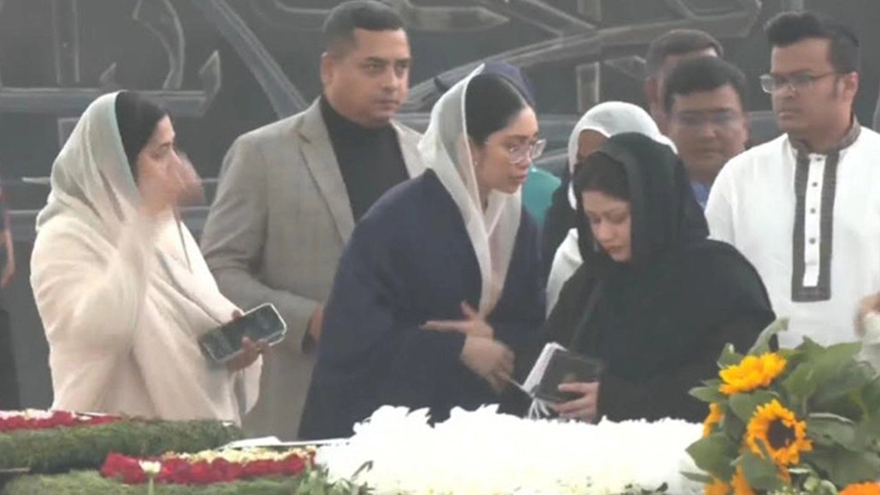 জাইমা রহমানসহ পরিবারের সদস্যরা খালেদা জিয়ার কবর জিয়ারত করলেন