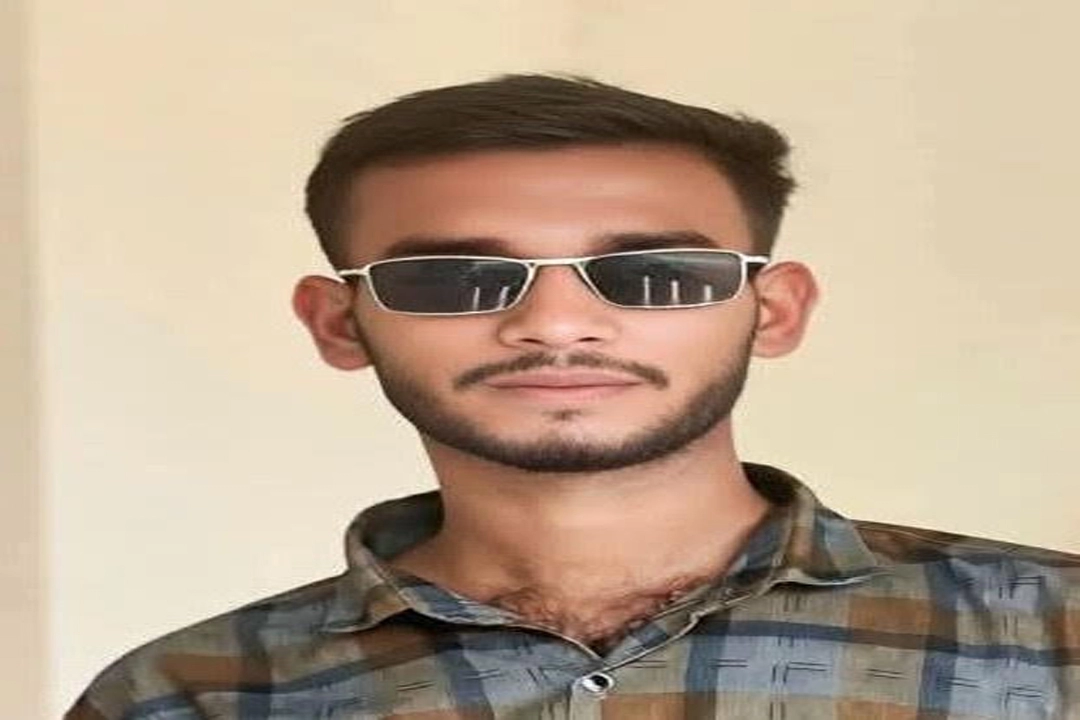 মাদক সেবনে বাধা দেওয়াকে কেন্দ্র করে ছুরিকাঘাতে নিহত কলেজ ছাত্র টিটো মন্ডল।  ছবি: গ্রামের কাগজ