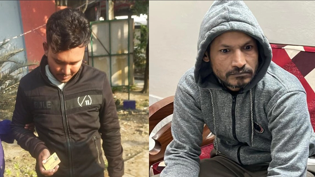 যশোরে প্রাথমিক শিক্ষক নিয়োগ পরীক্ষায় অসদুপায় অবলম্বন করায় দু’জন আটক । ছবি : গ্রামের কাগজ