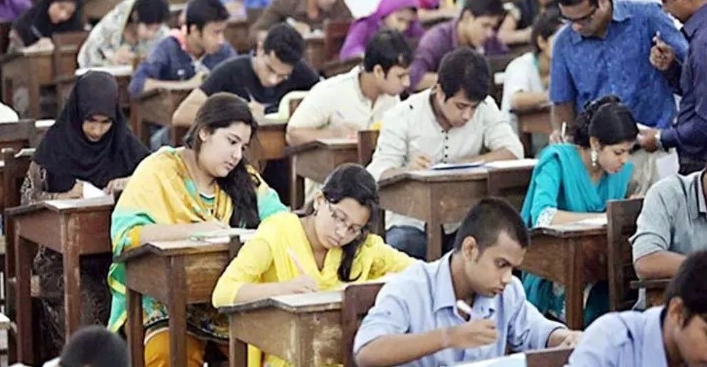 গত ৯ জানুয়ারি দেশের ৬১ জেলায় একযোগে সহকারী শিক্ষক নিয়োগ পরীক্ষা অনুষ্ঠিত হয়/ফাইল ছবি