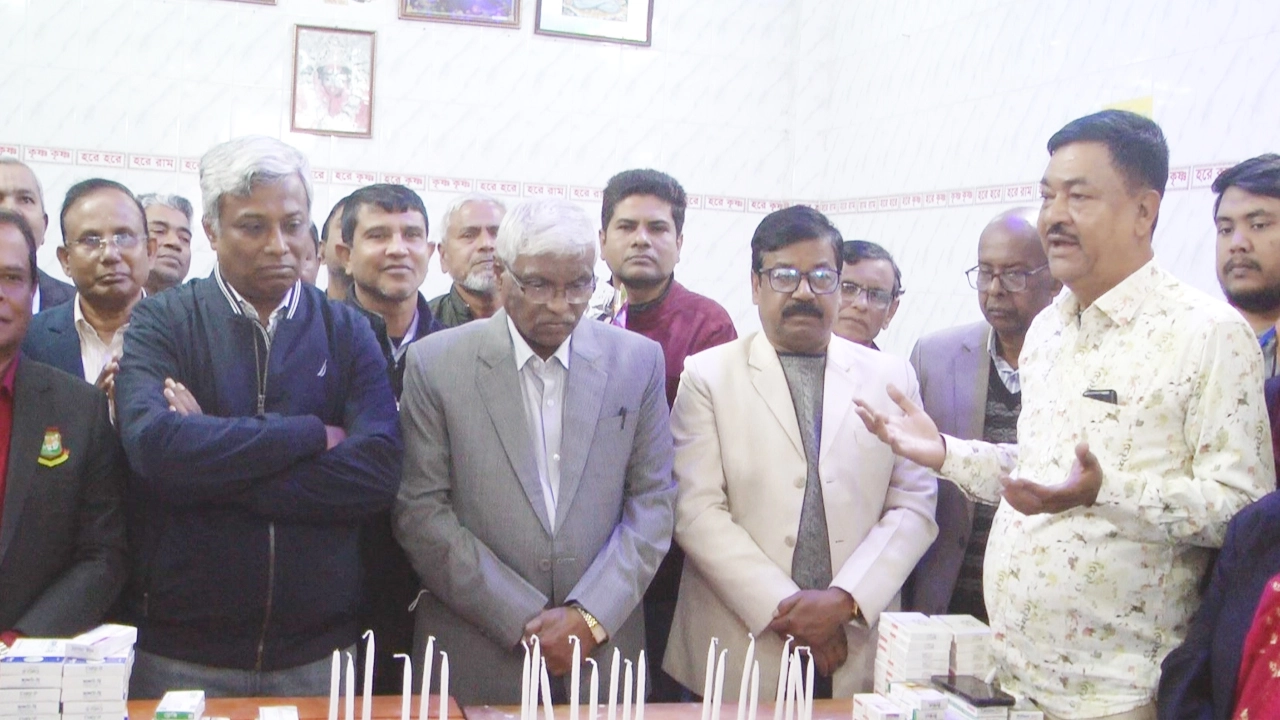 যশোরে বেজপাড়া বনানী রোড সর্বজনীন পূজা মন্দিরের উদ্যোগে ফ্রি মেডিকেল ক্যাম্প