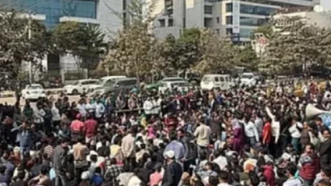 ইসির সামনে ছাত্রদলের  অবস্থান কর্মসূচি