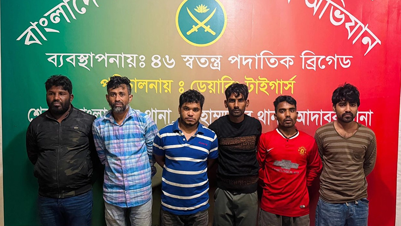 মোহাম্মদপুরে সেনাবাহিনীর অভিযানে আটক কারবারি ও সন্ত্রাসী