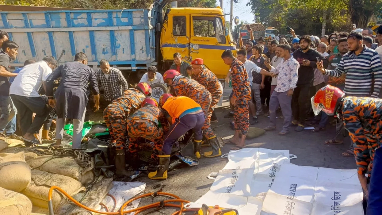 রাঙ্গামাটির মানিকছড়িতে ট্রাক দুর্ঘটনায় নারীর মৃত্যু  ¦ ছবি: ইত্তেফাক