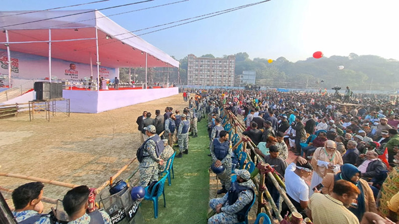 চট্টগ্রাম পলোগ্রাউন্ডের জনসমুদ্রে বিএনপির জনসভা শুরু ¦ ছবি: প্রতিনিধি