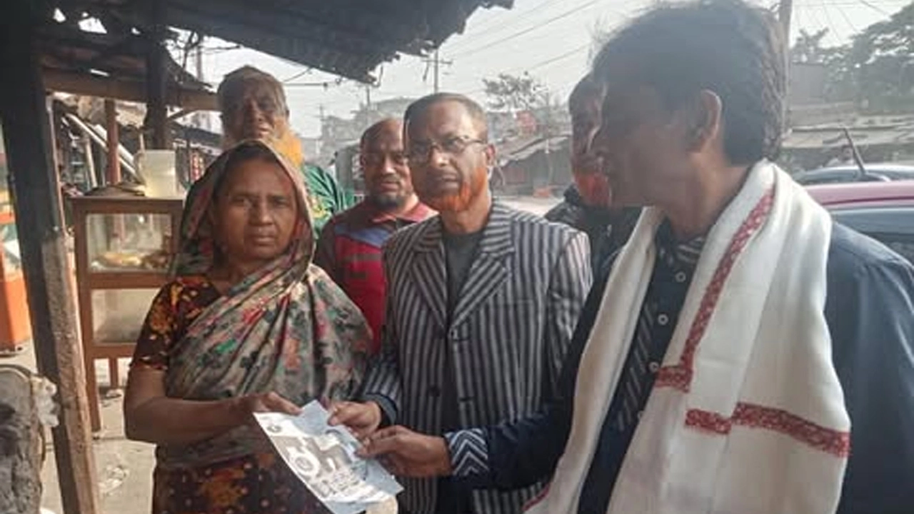 যশোরে জাতীয় পার্টির প্রার্থী খবির গাজীর ঝটিকা সফর