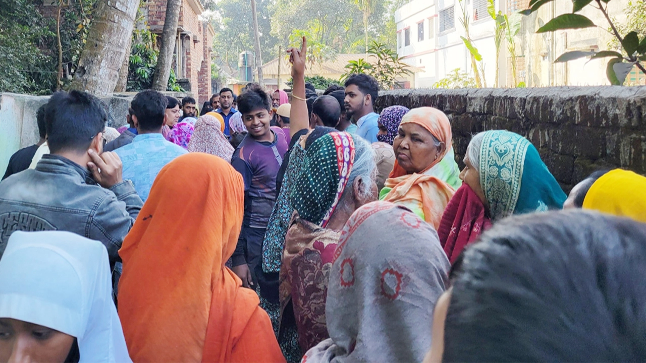 বগুড়ার শেরপুরে ডাব চুরি করতে গিয়ে গাছ থেকে পড়ে যুবকের মৃত্যু