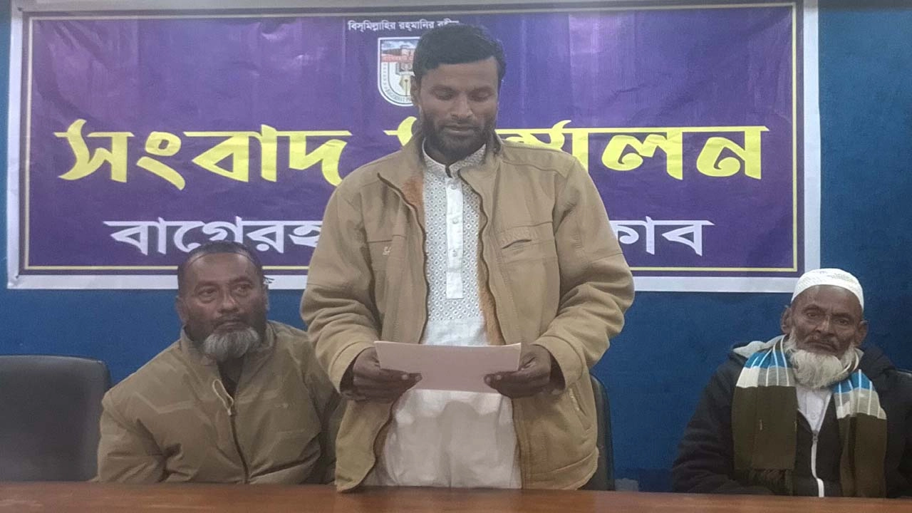 বাগেরহাটে জামায়াত নেতার বিরুদ্ধে কানাডার ভিসা দেওয়ার প্রলোভন দেখিয়ে ৩৪ লক্ষ টাকা আত্মসাতের অভিযোগে সংবাদ সম্মেলন আব্দুল মতিন বাদশা।  ছবি: প্রতিনিধি