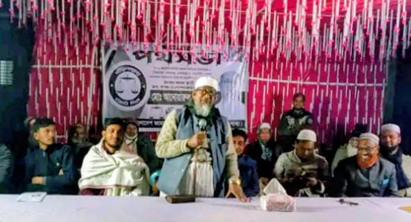 নয়ানী জামিরা গ্রাম জামায়াতে ইসলামীর উদ্যোগে পথসভায় আনোয়ারুল ইসলাম।