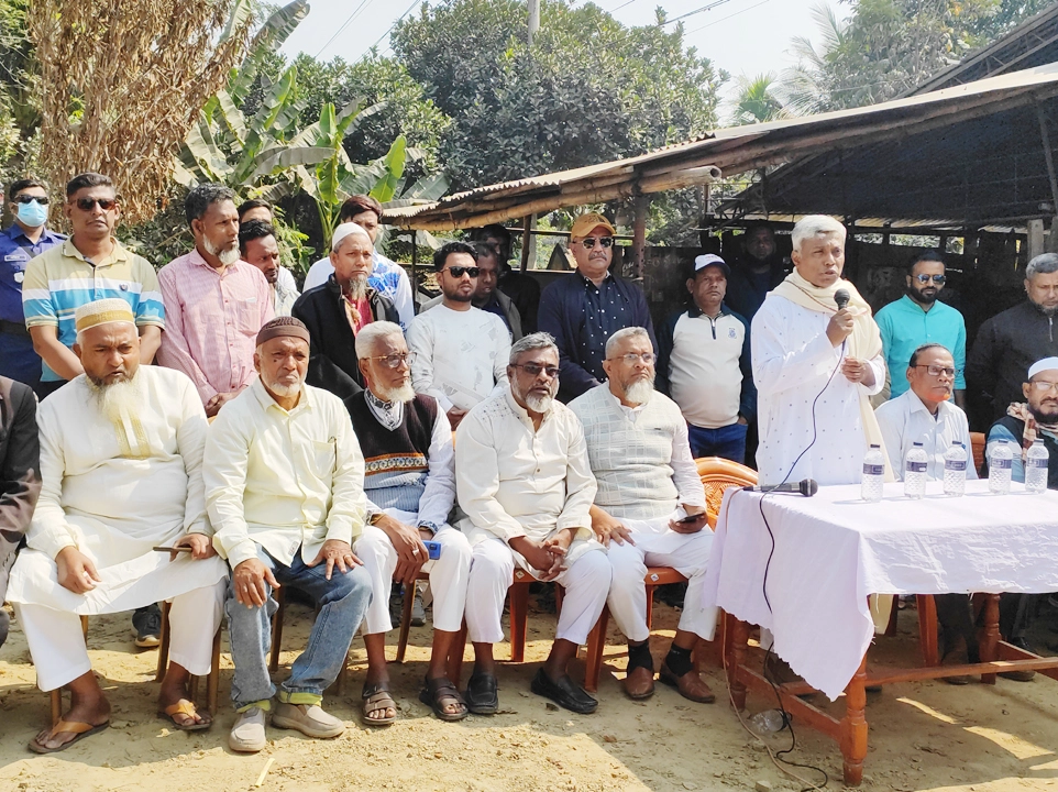 নতুনহাট বাজারে অনুষ্ঠিত পথসভায় বিএনপি মনোনীত ধানের শীষের প্রার্থী অনিন্দ্য ইসলাম অমিত  ছবি: গ্রামের কাগজ