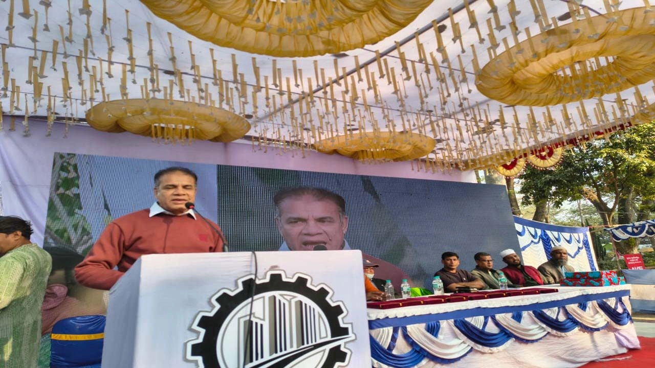 বিল্ডিং প্ল্যানার্স অ্যাসোসিয়েশন যশোরের সদস্য ও তাদের স্বজনদের অংশগ্রহণে আনন্দঘন পরিবেশে শনিবার ‘মিলনমেলা ও প্রীতিভোজ ২০২৬’ অনুষ্ঠিত হয়েছে। ছবি: গ্রামের কাগজ