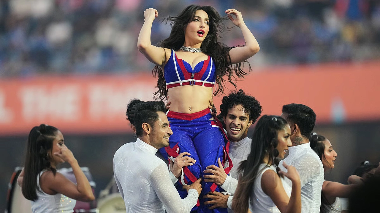 নোরা ফাতেহি ও বাদশার নাচে মাত ওয়াংখেড়ে
