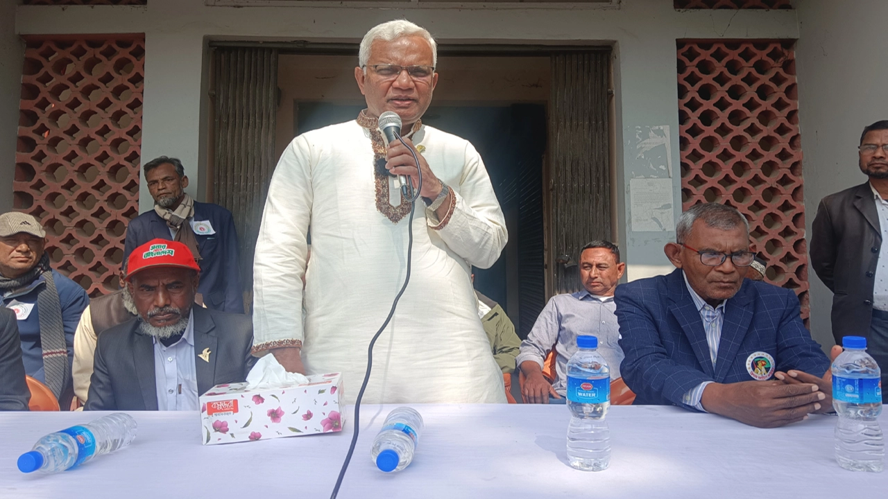 নবাবগঞ্জে বীর মুক্তিযোদ্ধা ও শহিদ পরিবারের সদস্যদের সঙ্গে ডা. এ জেড এম জাহিদ হোসেনের মতবিনিময়