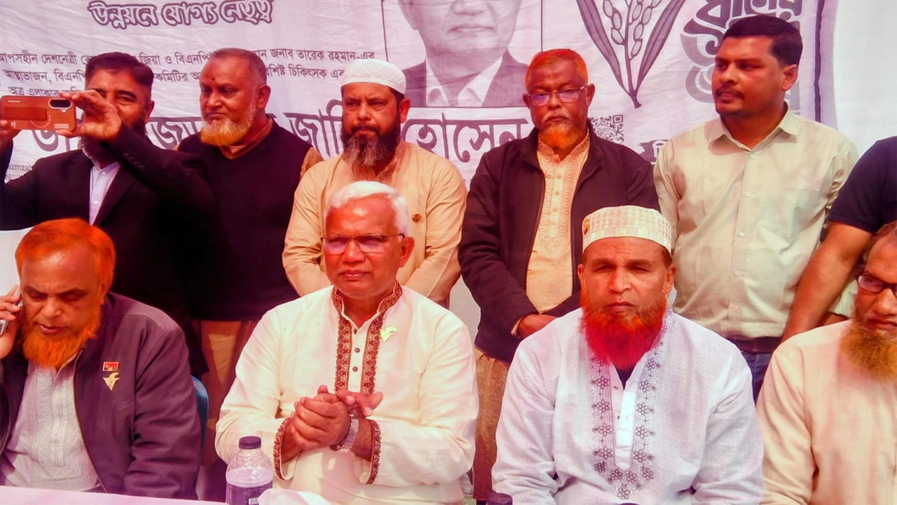 দিনাজপুর-৬ আসনে বিএনপির প্রার্থী ডা. জাহিদ হোসেনের নির্বাচনী গণসংযোগ