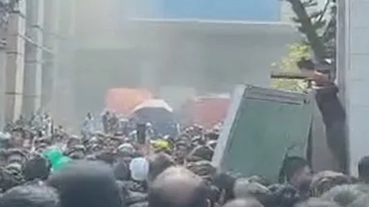 চট্টগ্রামের আবুল খায়ের গ্রুপের কারখানায় বিস্ফোরণ, আহত ১১