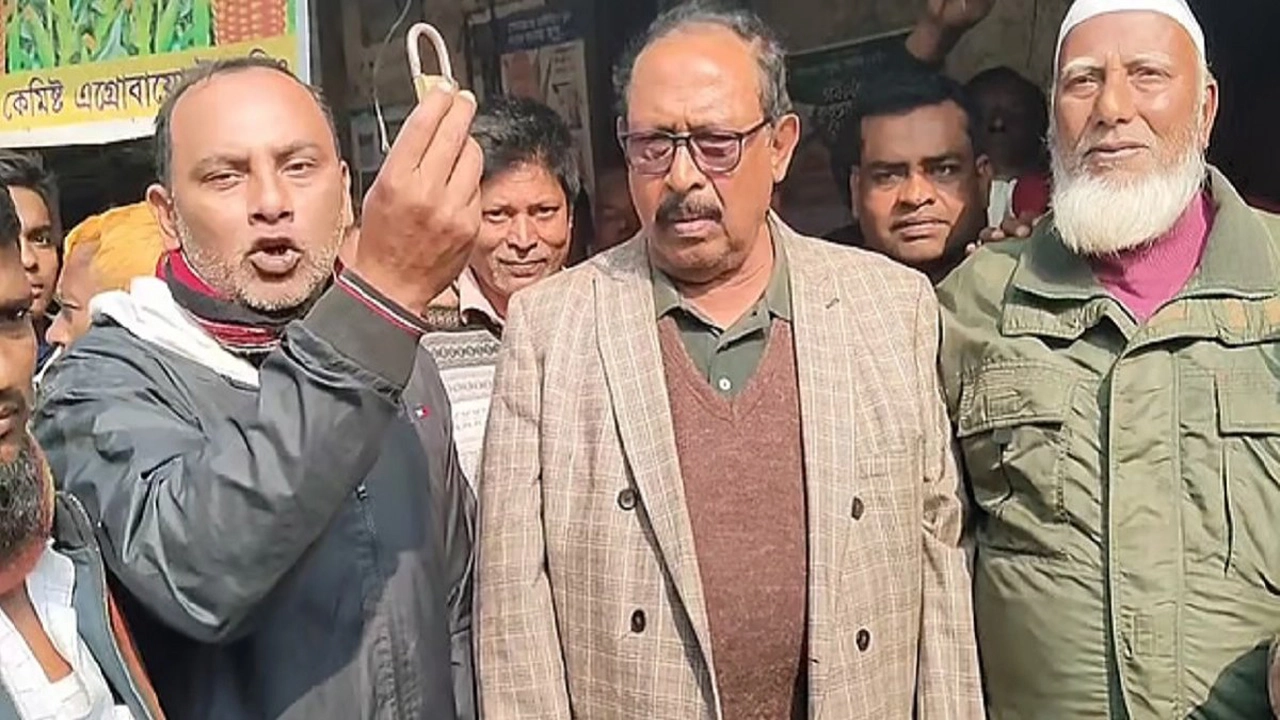 বিএনপি নেতার উপস্থিতিতে পঞ্চগড়ে খুলল আওয়ামী লীগ কার্যালয়
