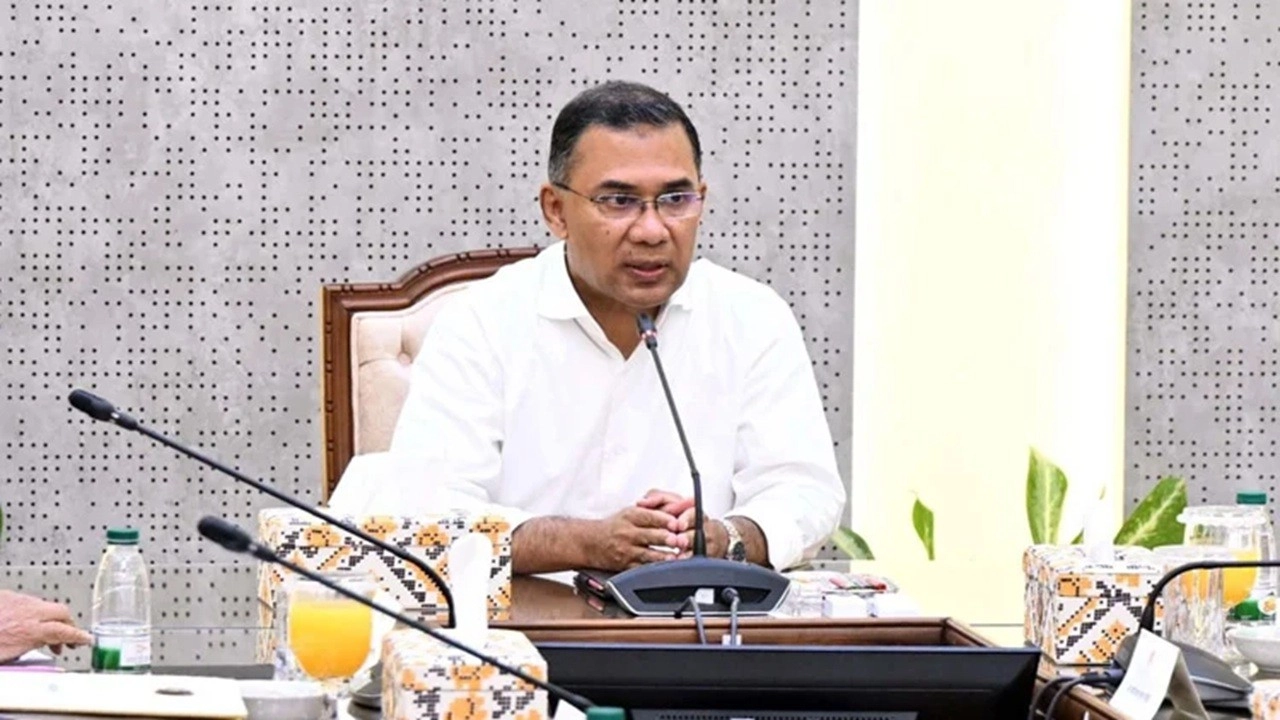 সচিবালয়ে প্রধানমন্ত্রী