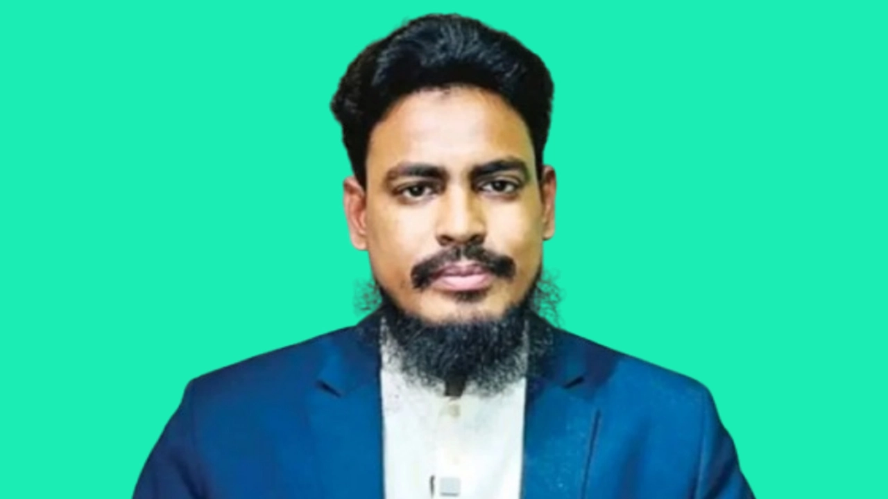 আখতার হোসেন।