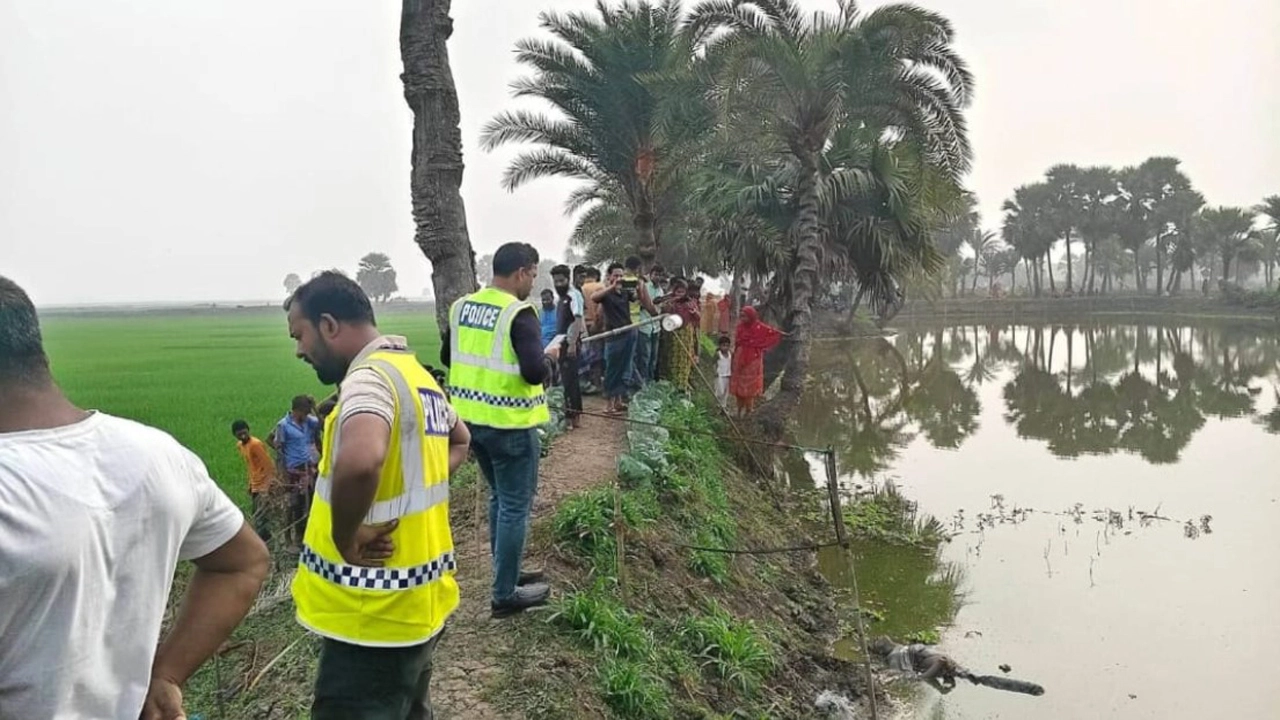 যশোরে মাছের ঘেরে যুবকের লাশ উদ্ধার । ছবি-গ্রামের কাগজ