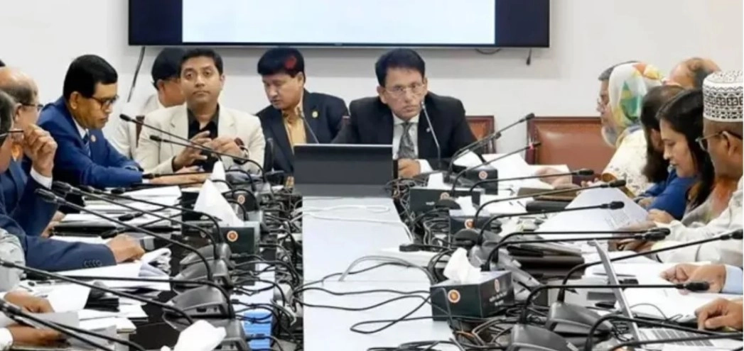 ১১ শিক্ষা বোর্ডের চেয়ারম্যান ও মন্ত্রণালয়ের ঊর্ধ্বতন কর্মকর্তাদের সঙ্গে শিক্ষামন্ত্রীর মতবিনিময়। ছবি: সংগৃহীত
