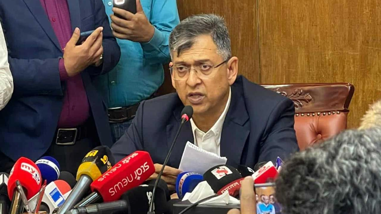 স্বরাষ্ট্রমন্ত্রী সালাহউদ্দিন আহমদ।